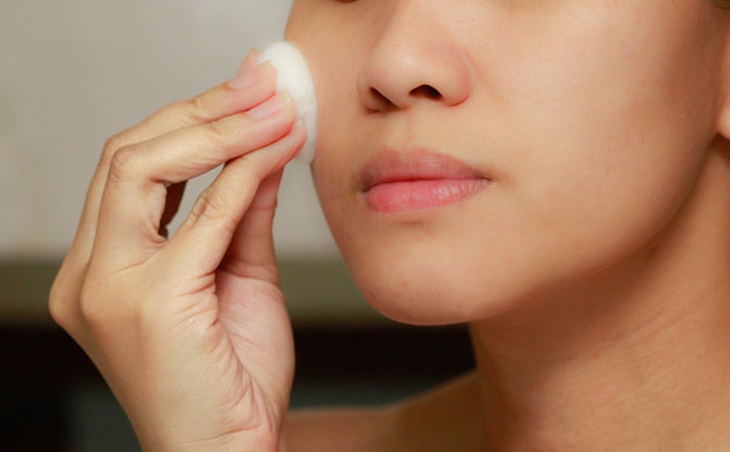 Get-Rid-of-Acne-Using-a-H