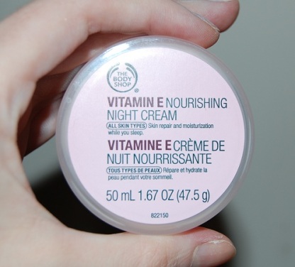 The Body Shop Vitamin E Nourishing Night Cream3